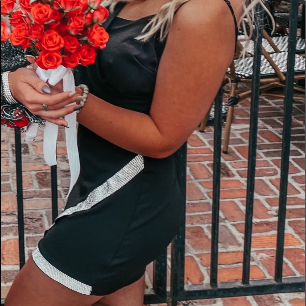 DILLARDS HOCO DRESS SIZE M